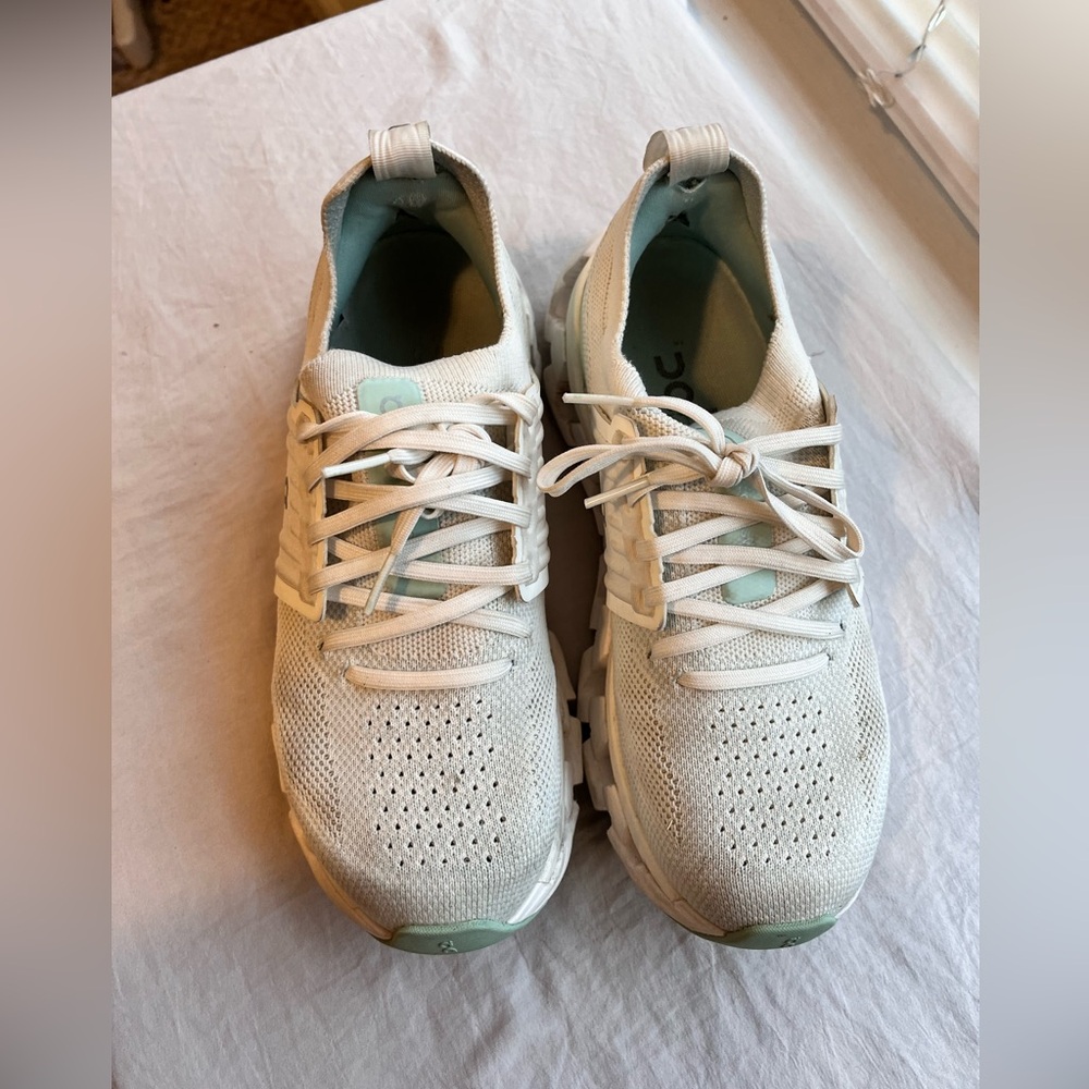 ON running On cloud cloudswift running athletic shoes women’s size 7 white green - Picture 2 of 12